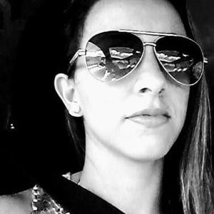 Meet your Posher, Elisania